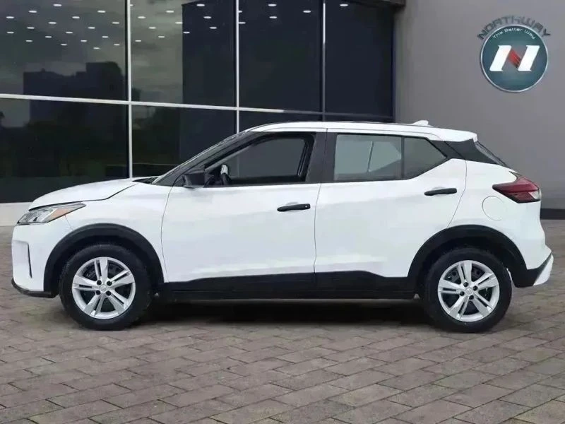 2023 Nissan Kicks - Image 2 of 12