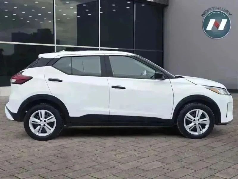 2023 Nissan Kicks - Image 6 of 12