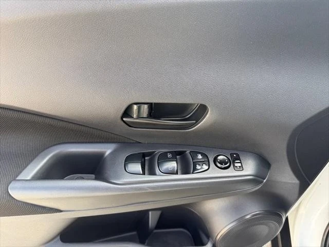 2023 Nissan Kicks - Image 12 of 24