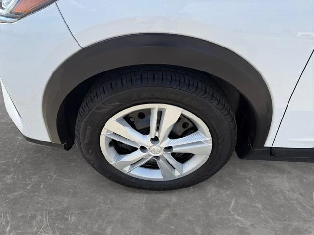 2023 Nissan Kicks - Image 9 of 24