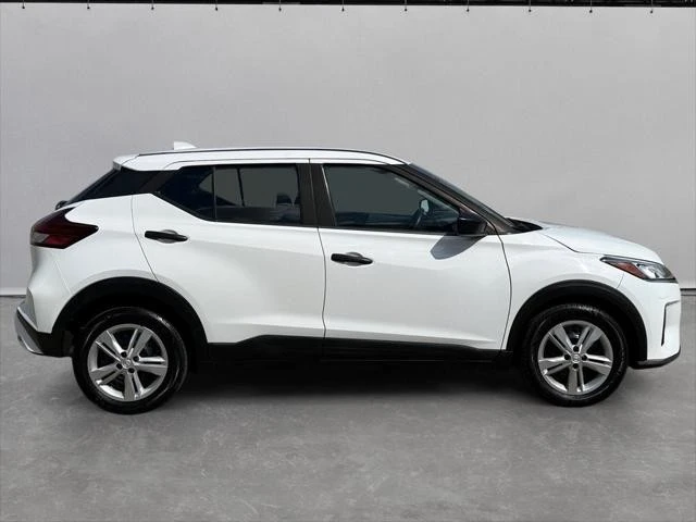 2023 Nissan Kicks - Image 8 of 24