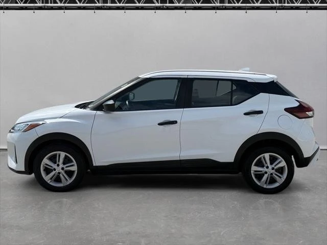 2023 Nissan Kicks - Image 2 of 24