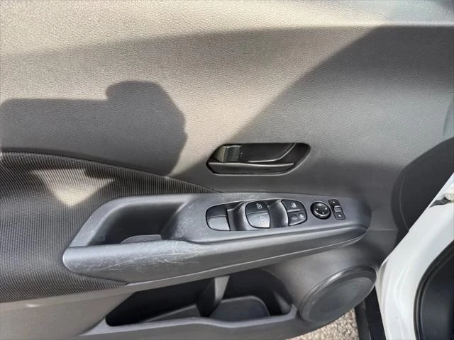2023 Nissan Kicks - Image 12 of 25