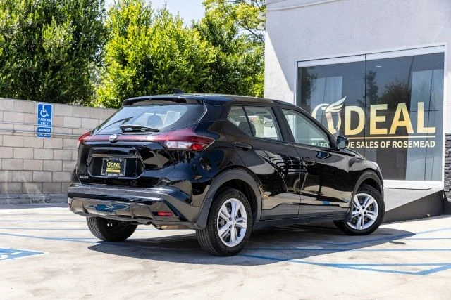 2023 Nissan Kicks - Image 14 of 31