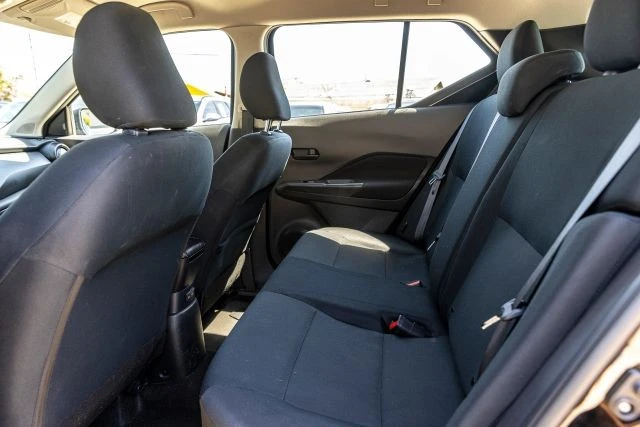 2023 Nissan Kicks - Image 24 of 31