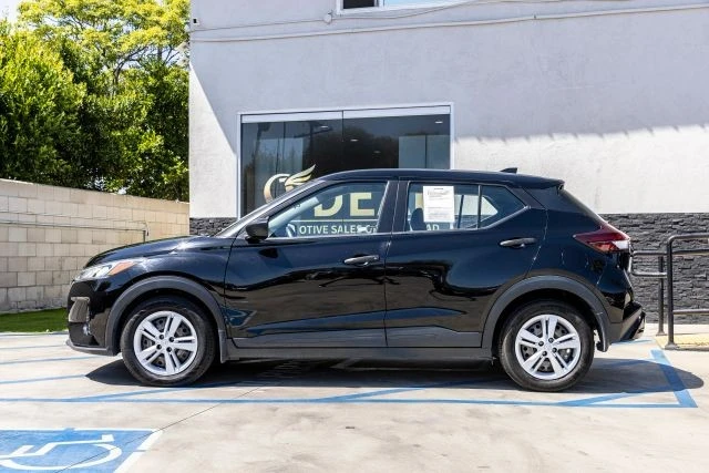 2023 Nissan Kicks - Image 9 of 31