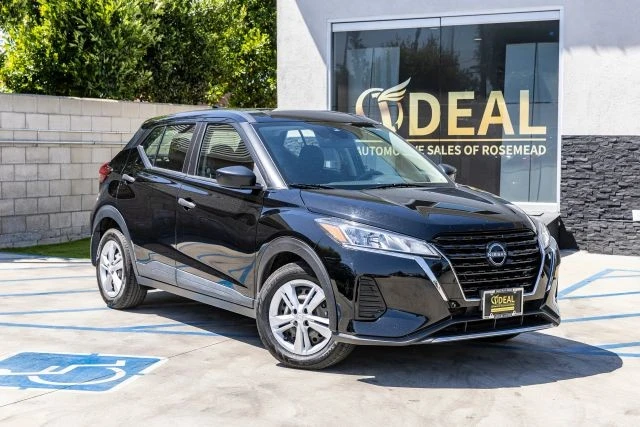 2023 Nissan Kicks - Image 2 of 31