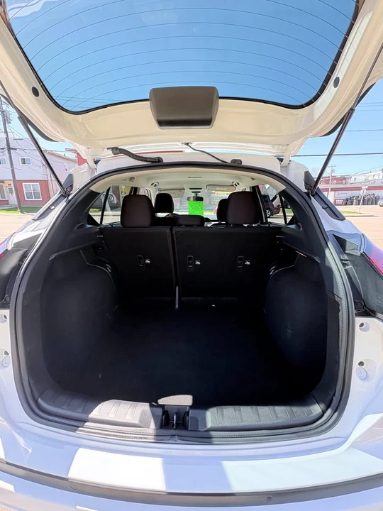 2023 Nissan Kicks - Image 12 of 16