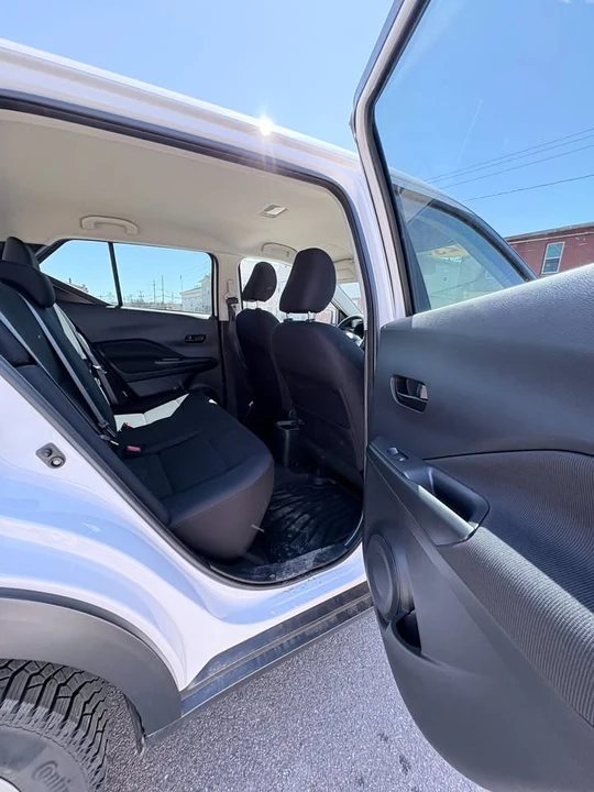 2023 Nissan Kicks - Image 6 of 16