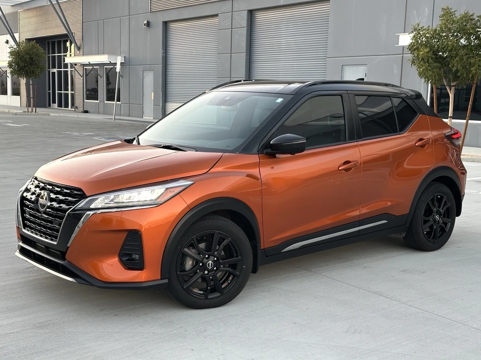 2023 Nissan Kicks - Image 10 of 30