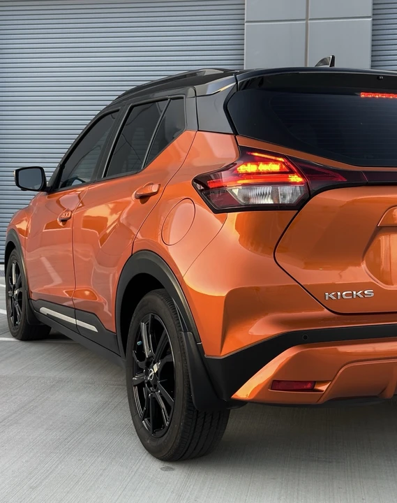 2023 Nissan Kicks - Image 16 of 30