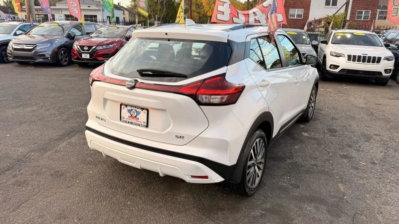 2023 Nissan Kicks - Image 7 of 12