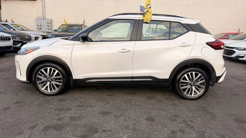 2023 Nissan Kicks - Image 10 of 12
