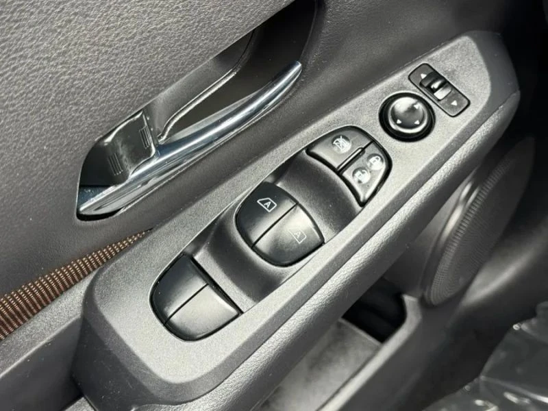 2023 Nissan Kicks - Image 7 of 12