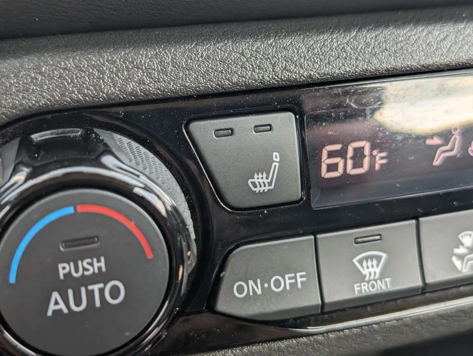 2023 Nissan Kicks - Image 20 of 21