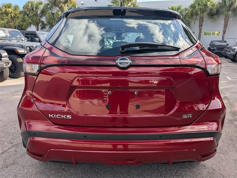 2023 Nissan Kicks - Image 11 of 12