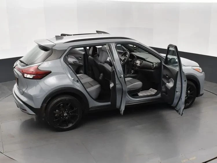 2023 Nissan Kicks - Image 6 of 12
