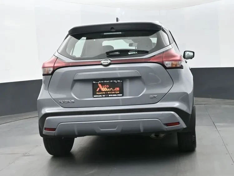2023 Nissan Kicks - Image 8 of 12
