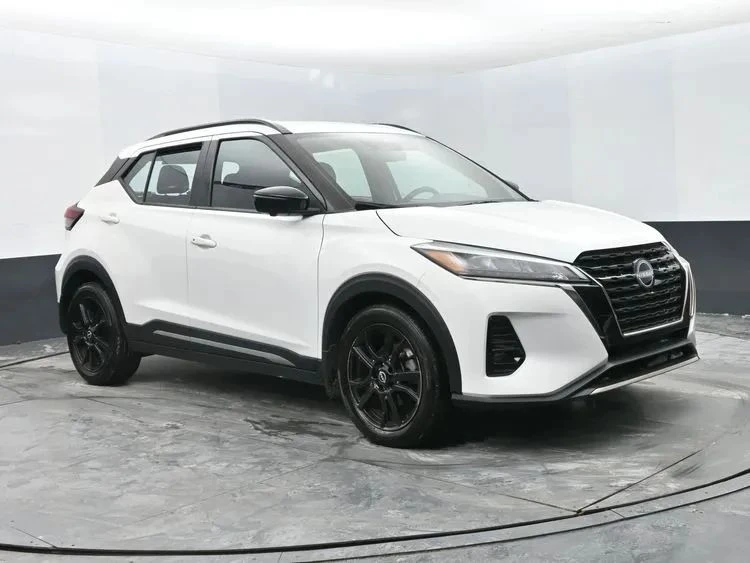 2023 Nissan Kicks - Image 2 of 12