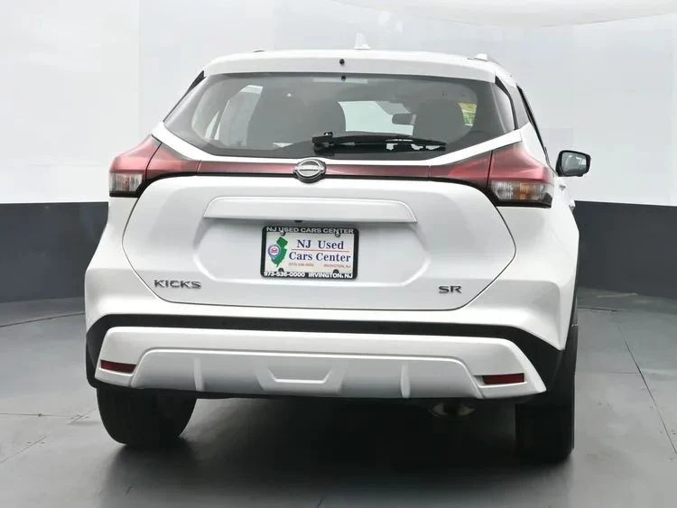 2023 Nissan Kicks - Image 8 of 12