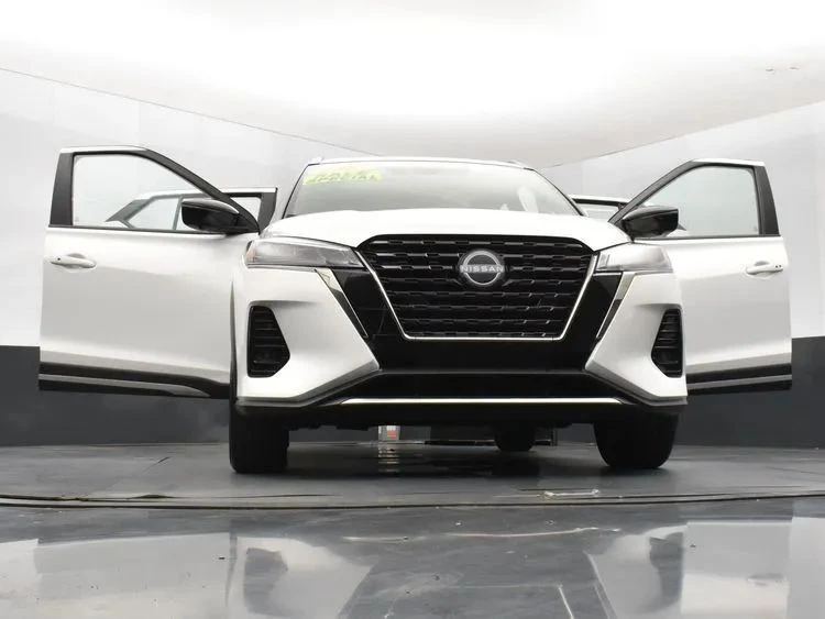 2023 Nissan Kicks - Image 11 of 12