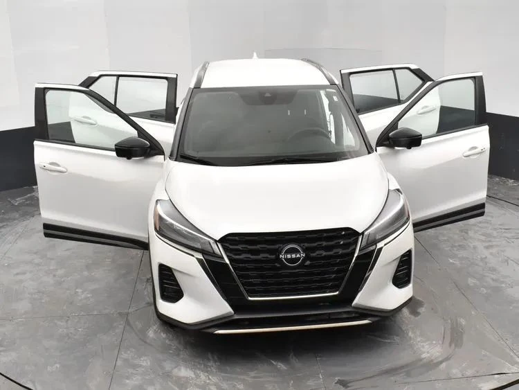 2023 Nissan Kicks - Image 10 of 12