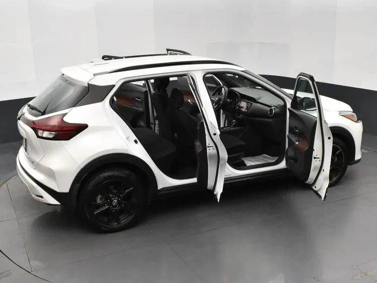 2023 Nissan Kicks - Image 6 of 12