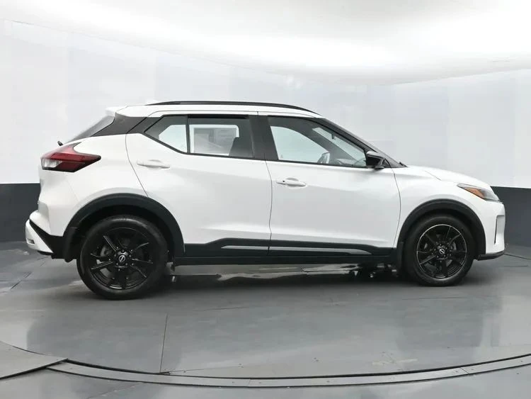 2023 Nissan Kicks - Image 4 of 12