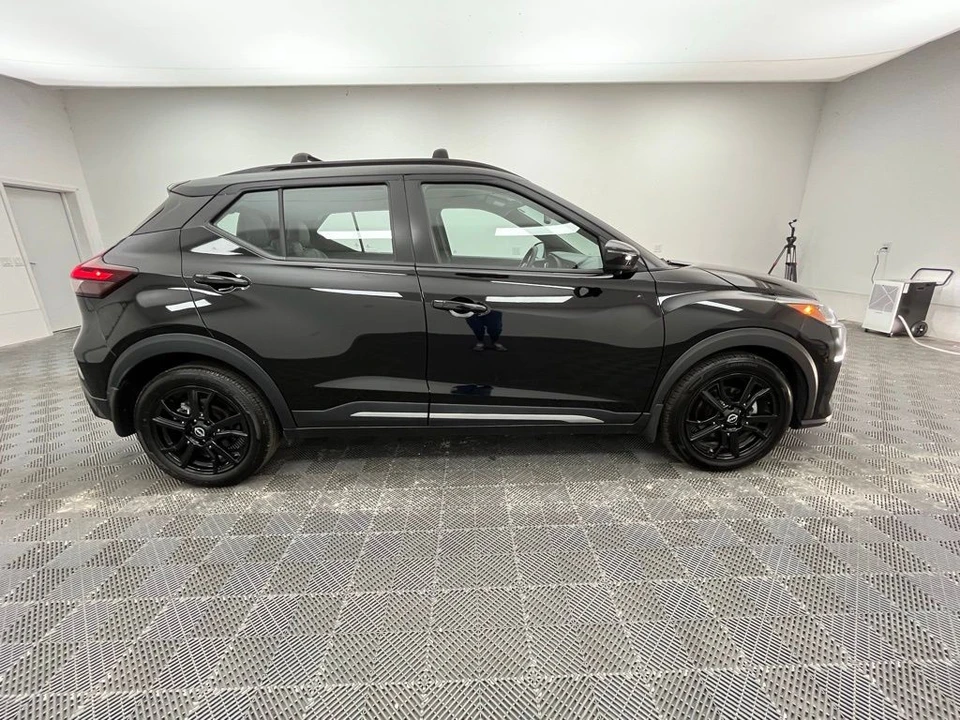 2023 Nissan Kicks - Image 8 of 12