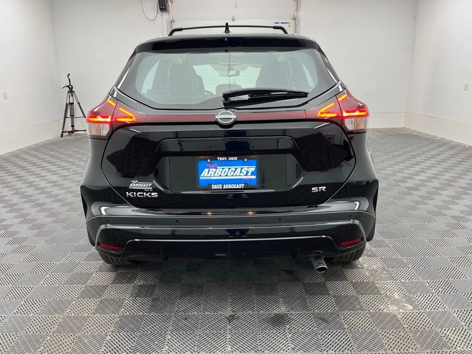 2023 Nissan Kicks - Image 10 of 12