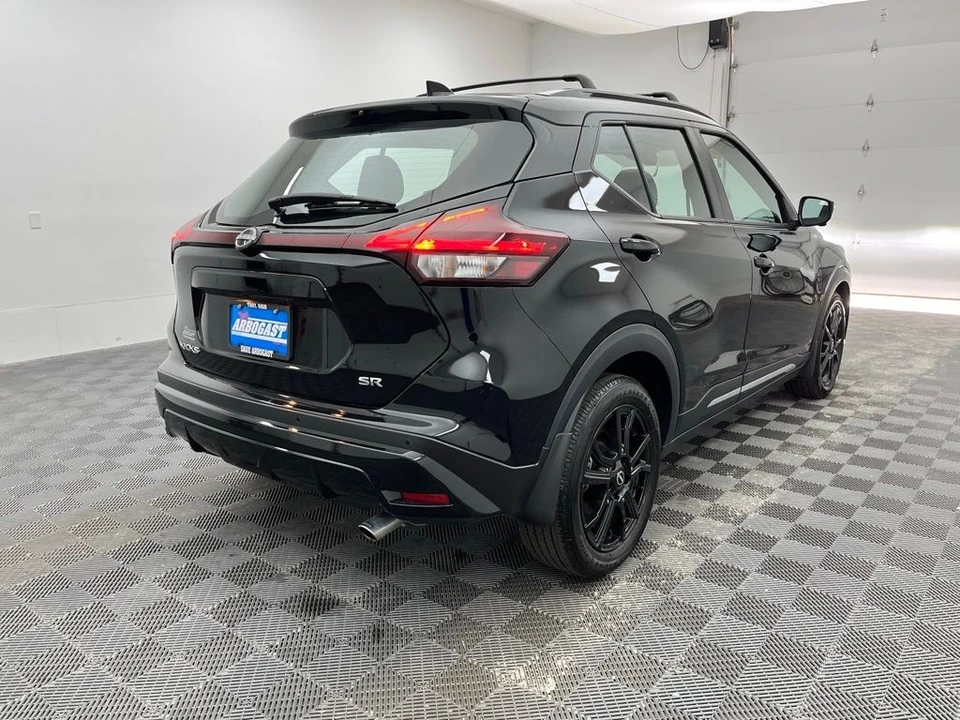 2023 Nissan Kicks - Image 9 of 12