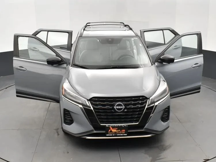 2023 Nissan Kicks - Image 10 of 12