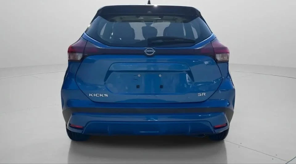 2023 Nissan Kicks - Image 5 of 15