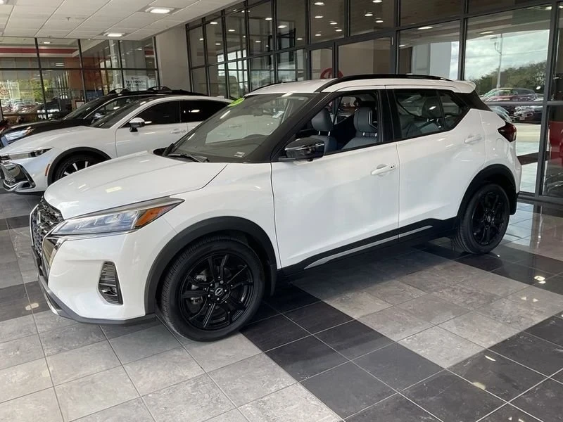 2023 Nissan Kicks - Image 3 of 18