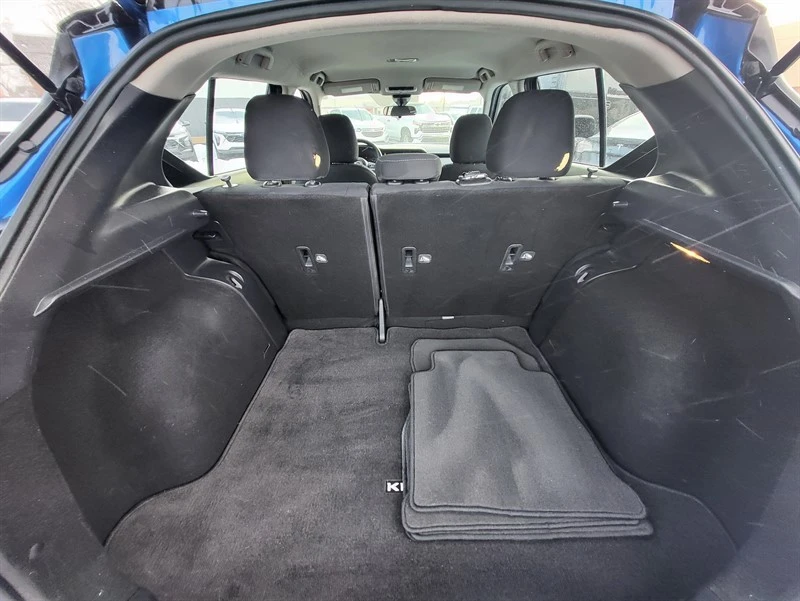 2023 Nissan Kicks - Image 12 of 16