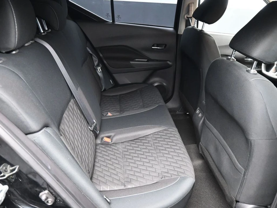 2023 Nissan Kicks - Image 23 of 31