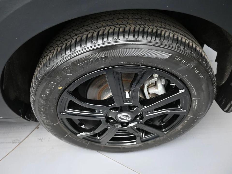 2023 Nissan Kicks - Image 15 of 31