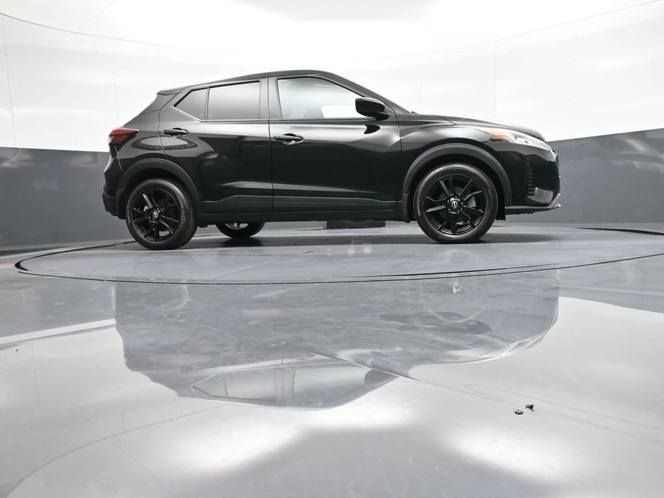 2023 Nissan Kicks - Image 28 of 31
