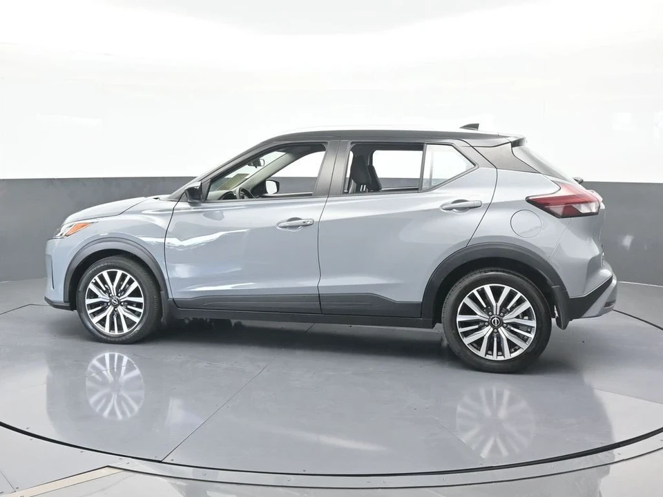 2023 Nissan Kicks - Image 3 of 12