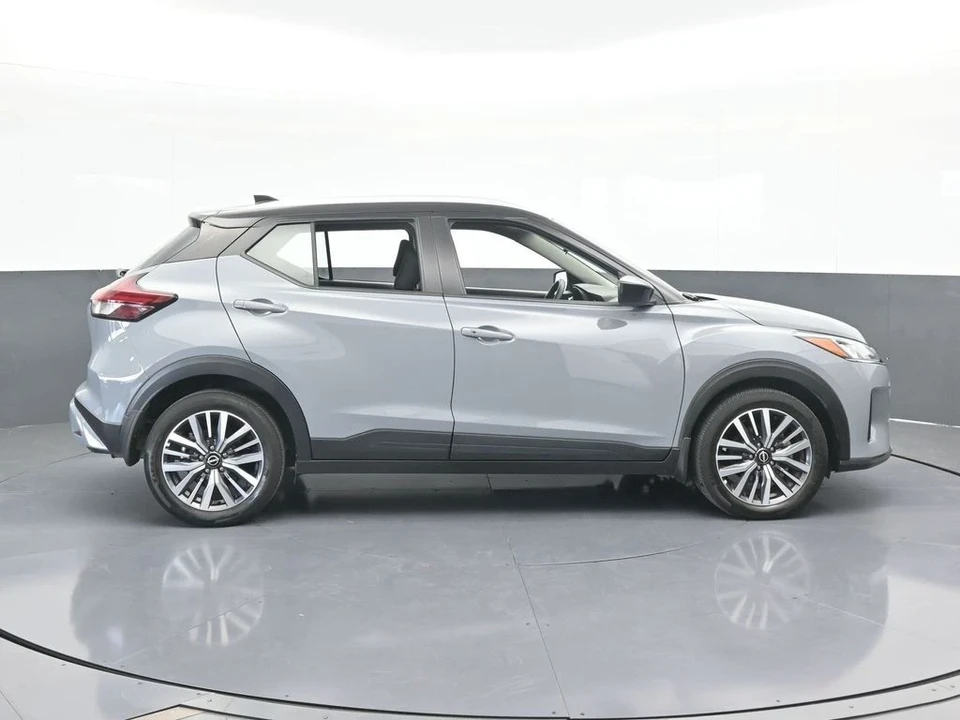 2023 Nissan Kicks - Image 7 of 12