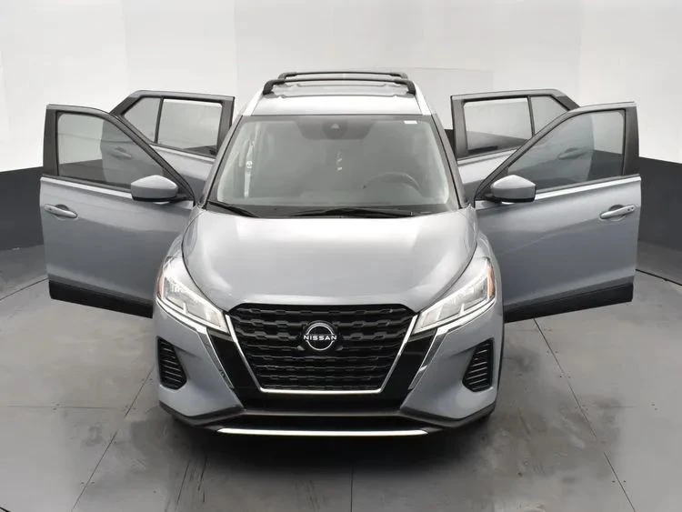 2023 Nissan Kicks - Image 10 of 12