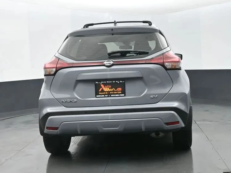 2023 Nissan Kicks - Image 8 of 12