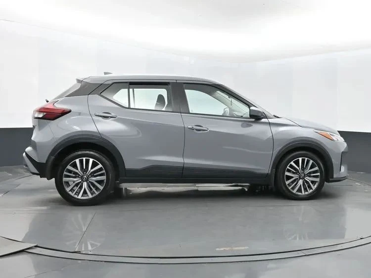 2023 Nissan Kicks - Image 4 of 12