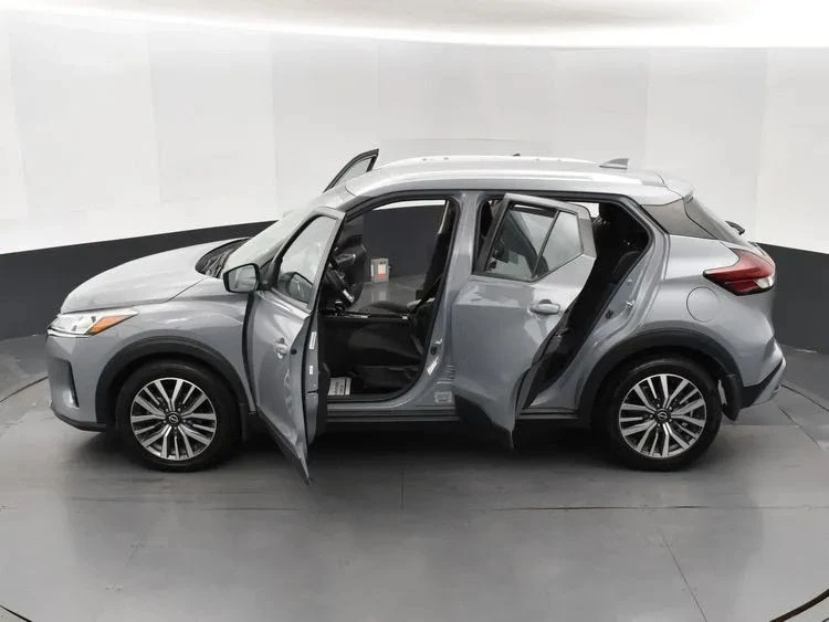 2023 Nissan Kicks - Image 7 of 12