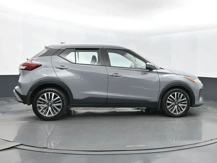 2023 Nissan Kicks - Image 4 of 12
