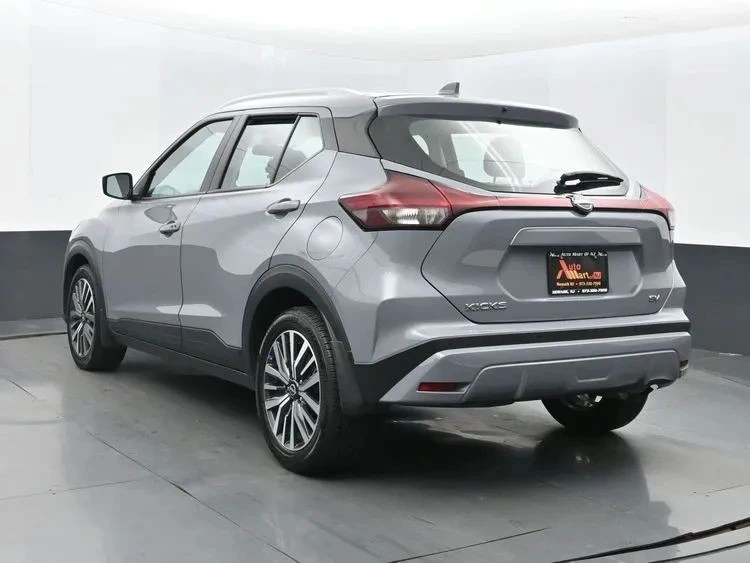 2023 Nissan Kicks - Image 9 of 12