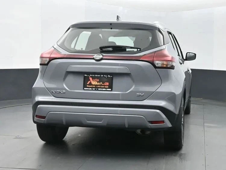 2023 Nissan Kicks - Image 8 of 12