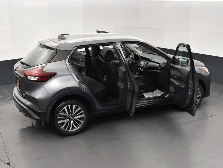 2023 Nissan Kicks - Image 6 of 12