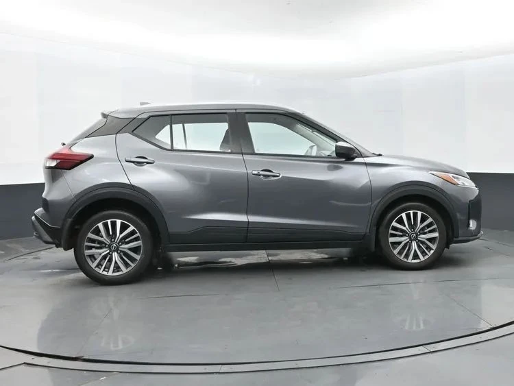 2023 Nissan Kicks - Image 4 of 12