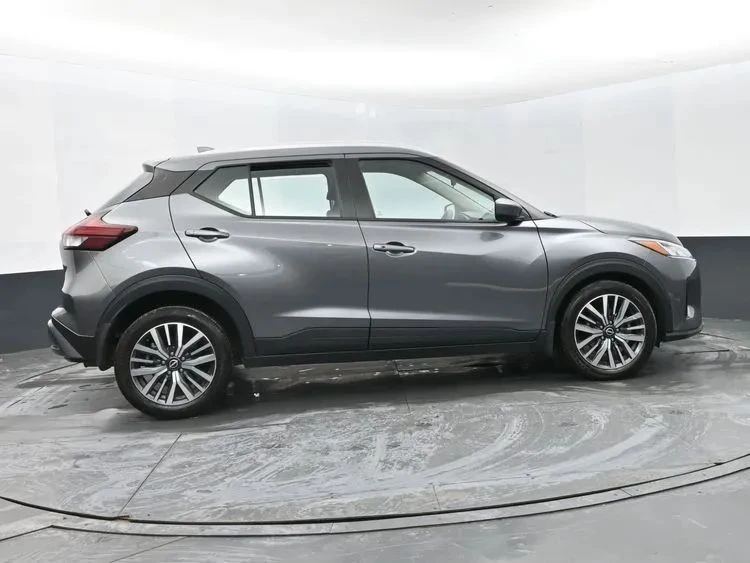 2023 Nissan Kicks - Image 4 of 12